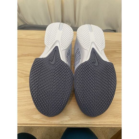 Nike G.T. Cut Academy Women’s Basketball Shoe Sz 12.5 - Picture 5 of 5